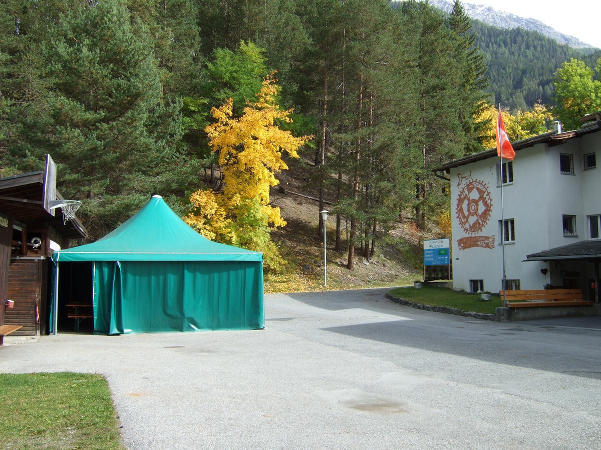 Pensiun Lischana Зент Экстерьер фото